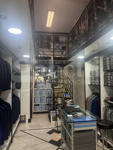 negozio in vendita ad Avellino in zona Rione Mazzini