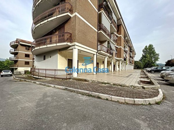 negozio in vendita ad Avellino in zona Rione Mazzini