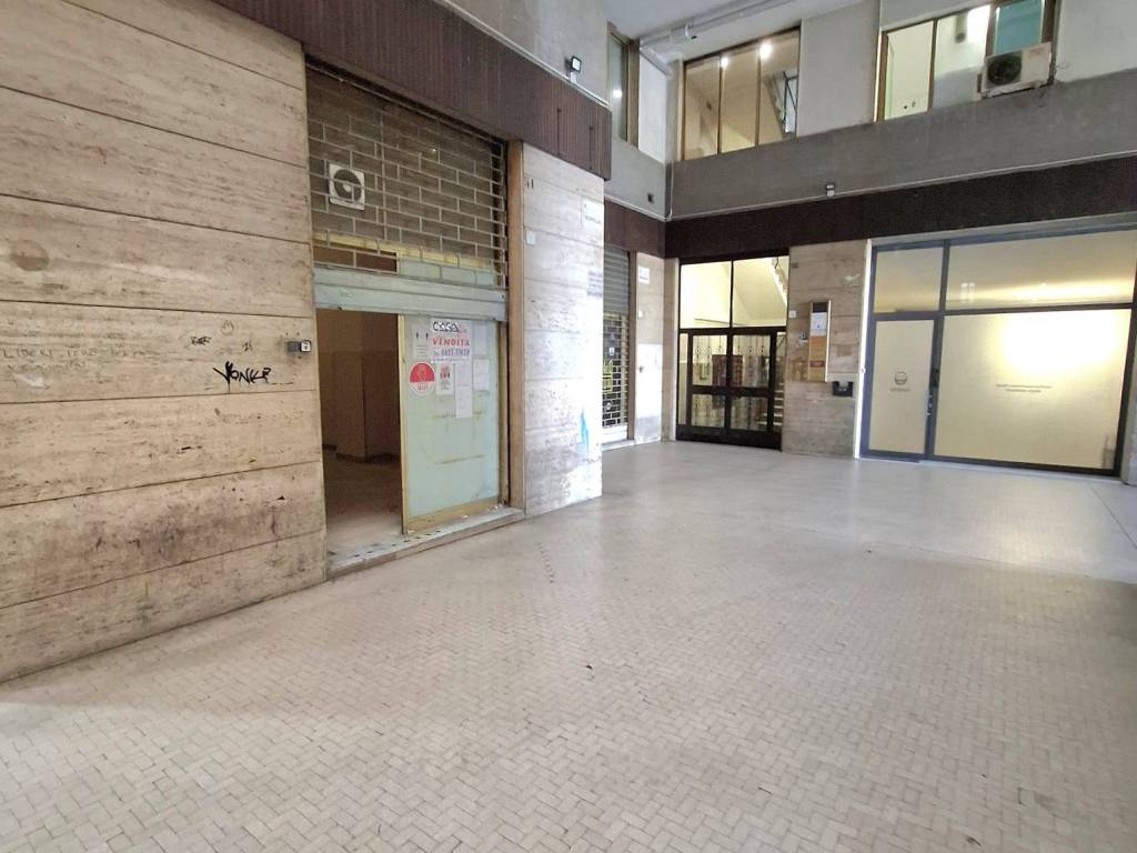negozio in vendita ad Avellino