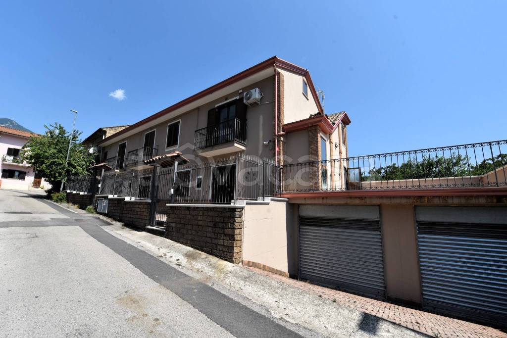 casa indipendente in vendita ad Avellino