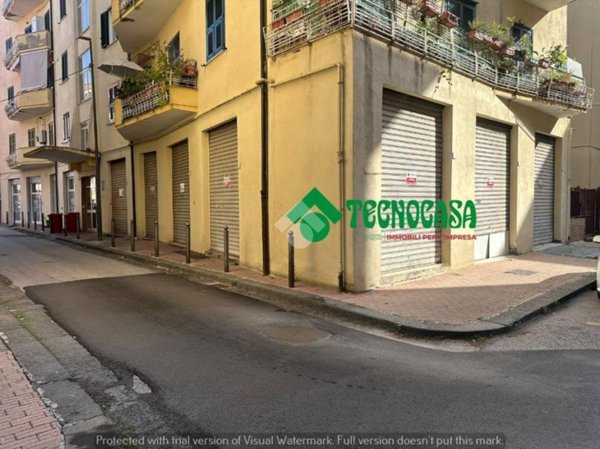 locale commerciale in vendita ad Avellino in zona Centro Città