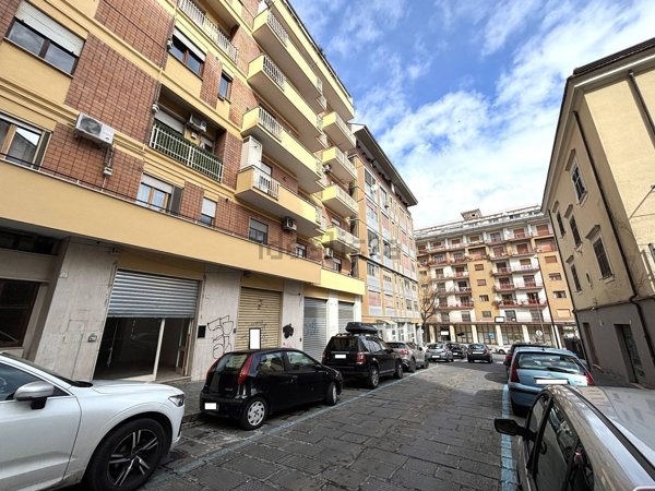 locale commerciale in vendita ad Avellino