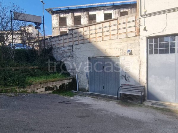 locale commerciale in vendita ad Avellino