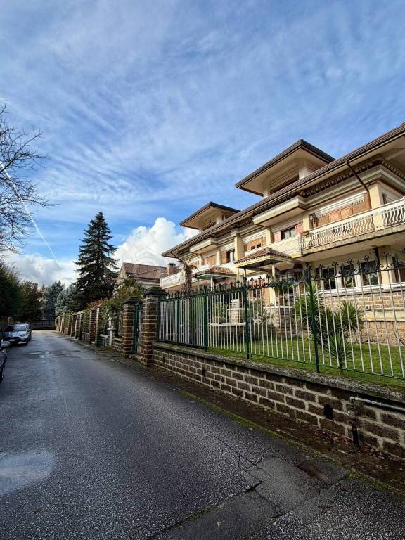 appartamento in vendita ad Avellino in zona Pianodardine