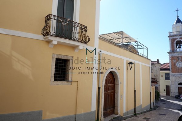 casa indipendente in vendita ad Avellino in zona Valle-Ponticelli