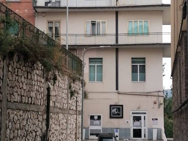 locale commerciale in vendita ad Avellino