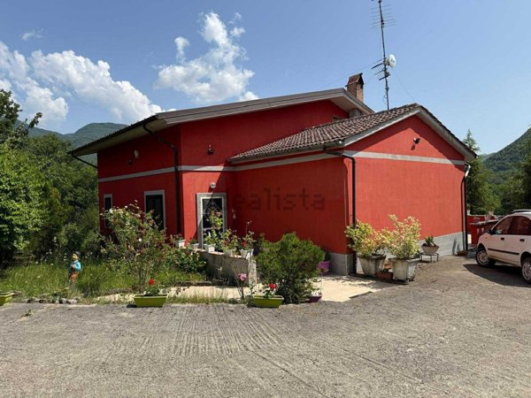 casa indipendente in vendita a Bagnoli Irpino