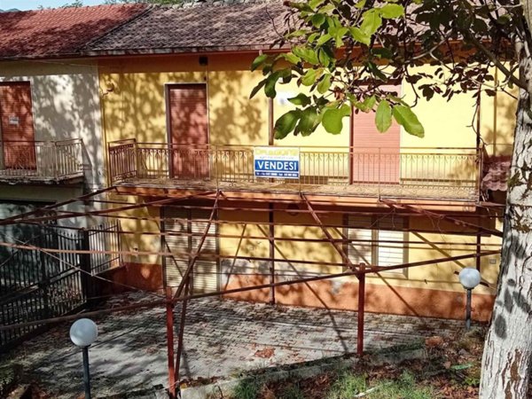 casa indipendente in vendita a Bagnoli Irpino