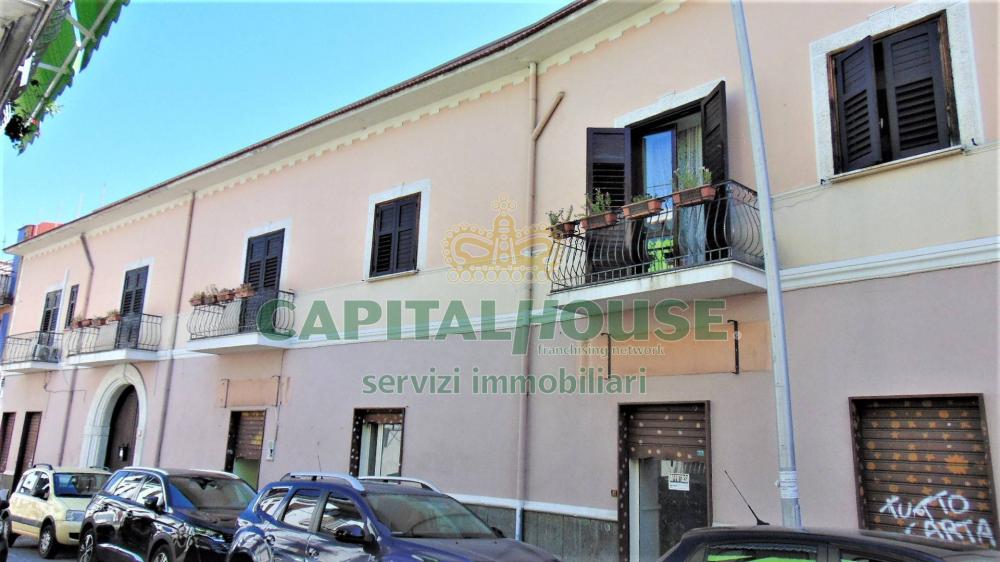 locale commerciale in vendita a Baiano