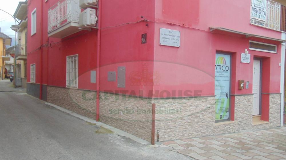 locale commerciale in vendita a Baiano