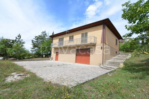 casa indipendente in vendita a Bisaccia