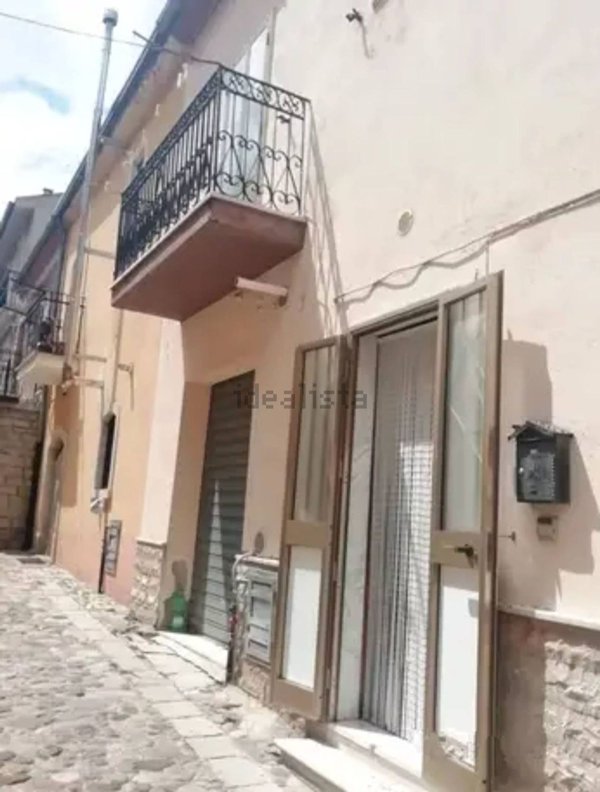 casa indipendente in vendita a Bisaccia