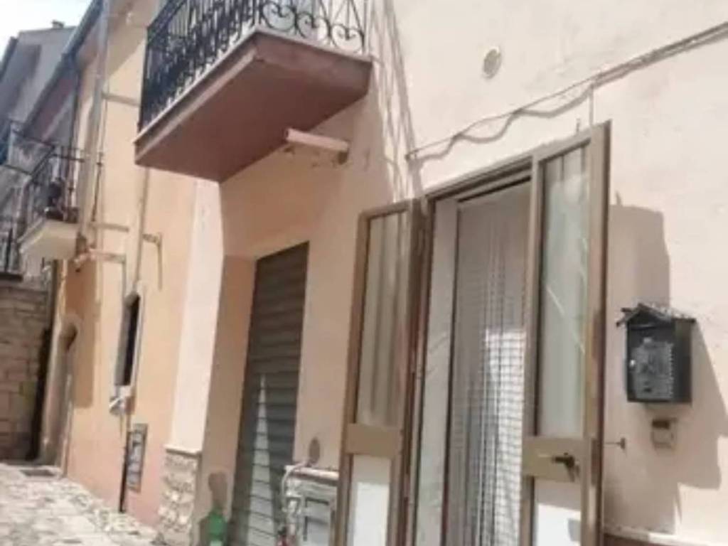 casa indipendente in vendita a Bisaccia