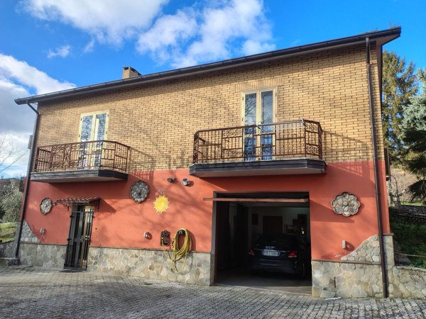 casa indipendente in vendita a Bisaccia