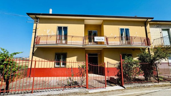 casa indipendente in vendita a Bonito