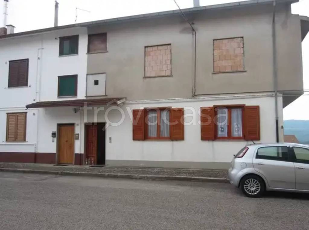 appartamento in vendita a Calitri in zona Calitri scalo