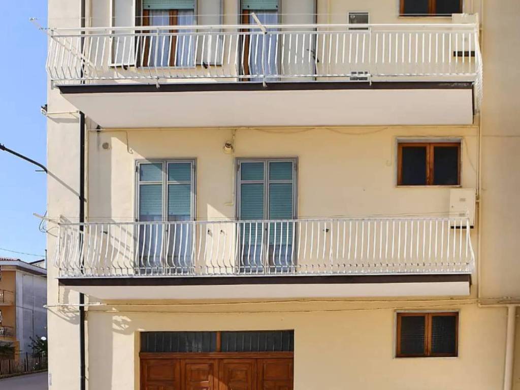 casa indipendente in vendita a Calitri