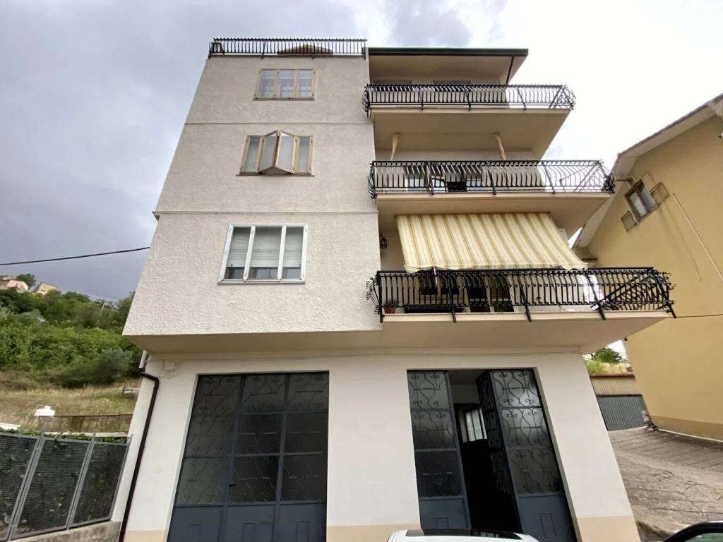 appartamento in vendita a Calitri in zona Calitri scalo