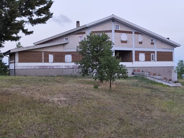 casa indipendente in vendita a Calitri