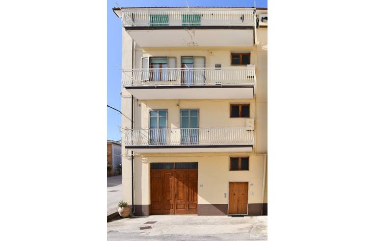 casa indipendente in vendita a Calitri