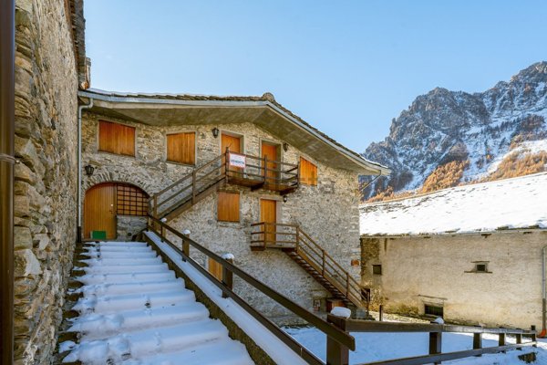 appartamento in vendita ad Acceglio in zona Chiappera