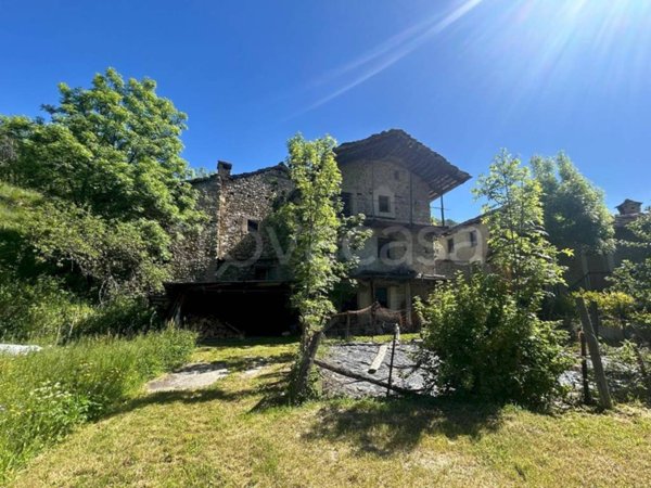 casa indipendente in vendita ad Acceglio in zona Bargia