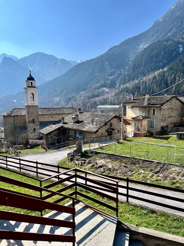 appartamento in vendita ad Acceglio