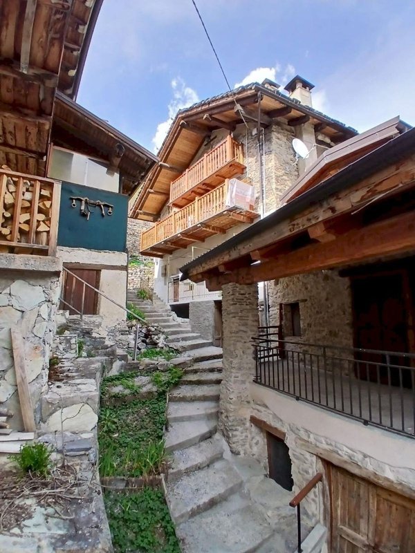 casa semindipendente in vendita ad Acceglio in zona Saretto