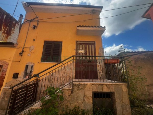 casa indipendente in vendita a Candida