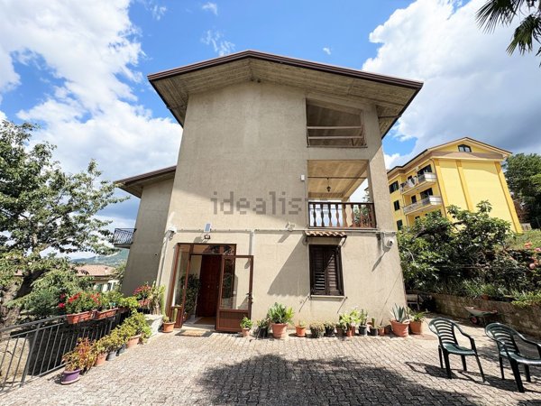 casa indipendente in vendita a Candida