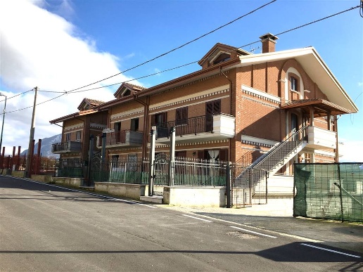 casa indipendente in vendita a Candida