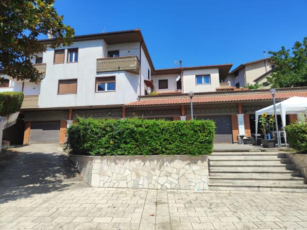 casa indipendente in vendita a Candida