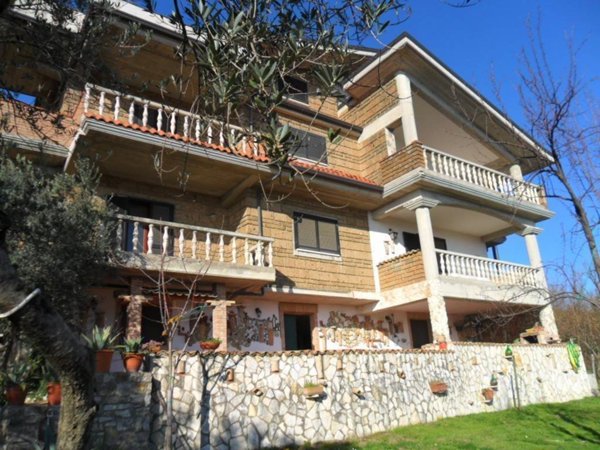 casa indipendente in vendita a Capriglia Irpina