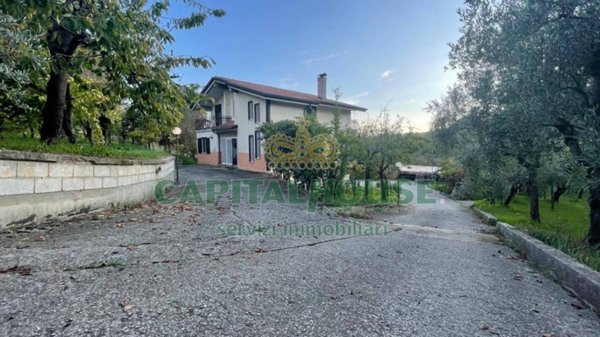 casa indipendente in vendita a Capriglia Irpina