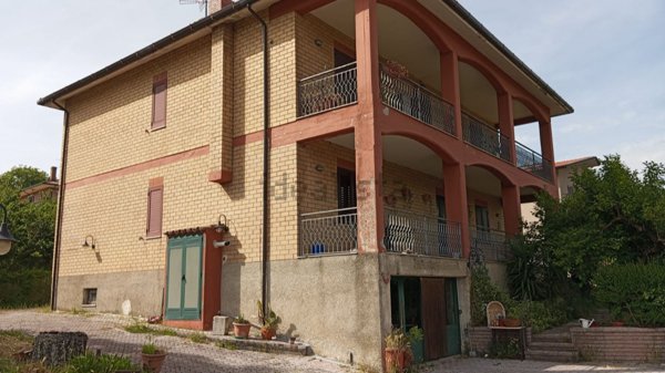 casa indipendente in vendita a Capriglia Irpina