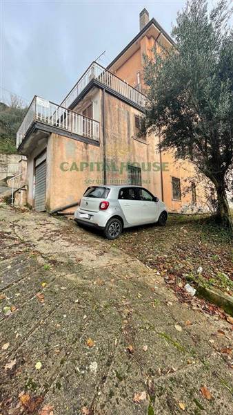casa indipendente in vendita a Capriglia Irpina