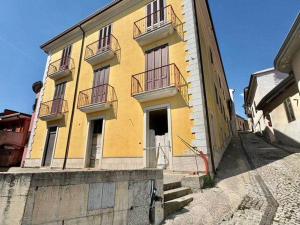 casa semindipendente in vendita a Capriglia Irpina