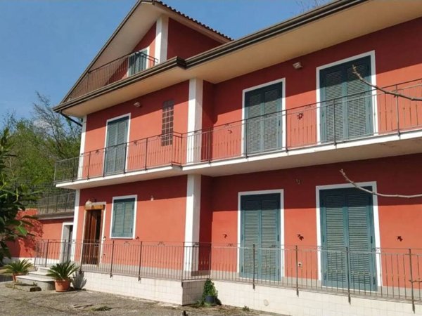 casa indipendente in vendita a Capriglia Irpina