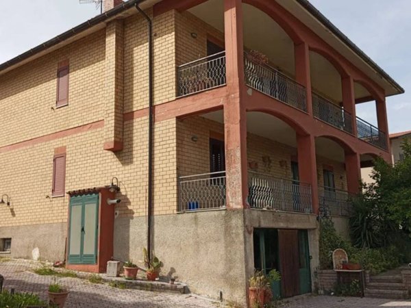 casa indipendente in vendita a Capriglia Irpina