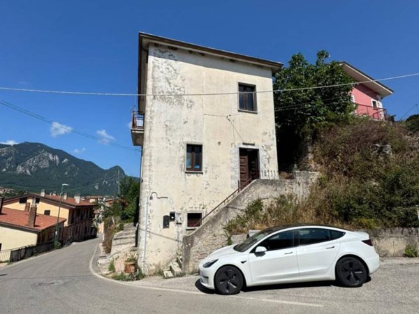 casa indipendente in vendita a Capriglia Irpina
