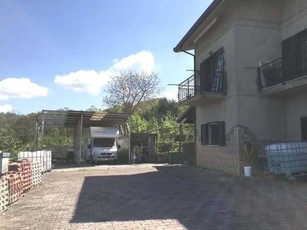 casa indipendente in vendita a Capriglia Irpina
