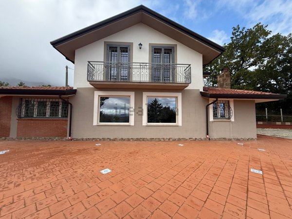 casa indipendente in vendita a Capriglia Irpina