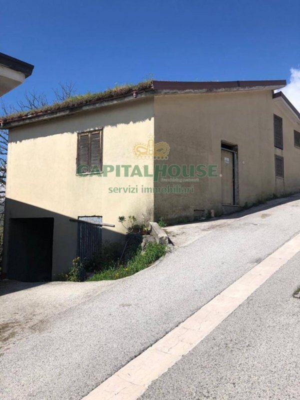 casa indipendente in vendita a Capriglia Irpina