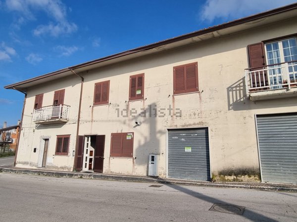casa semindipendente in vendita a Capriglia Irpina in zona San Felice