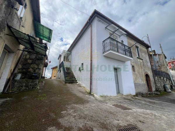 casa indipendente in vendita a Capriglia Irpina