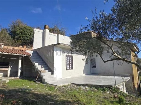 casa indipendente in vendita a Capriglia Irpina