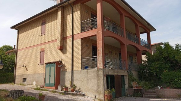 casa indipendente in vendita a Capriglia Irpina in zona San Felice