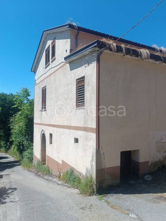 casa indipendente in vendita a Capriglia Irpina in zona Marzano