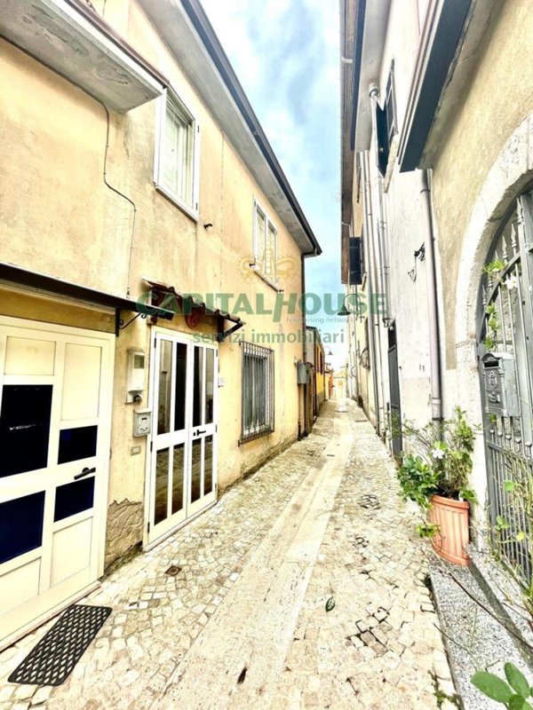 casa indipendente in vendita a Capriglia Irpina in zona Marzano