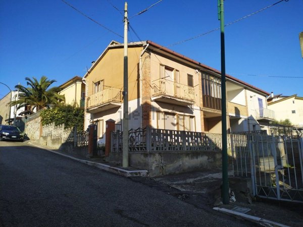 casa indipendente in vendita a Casalbore